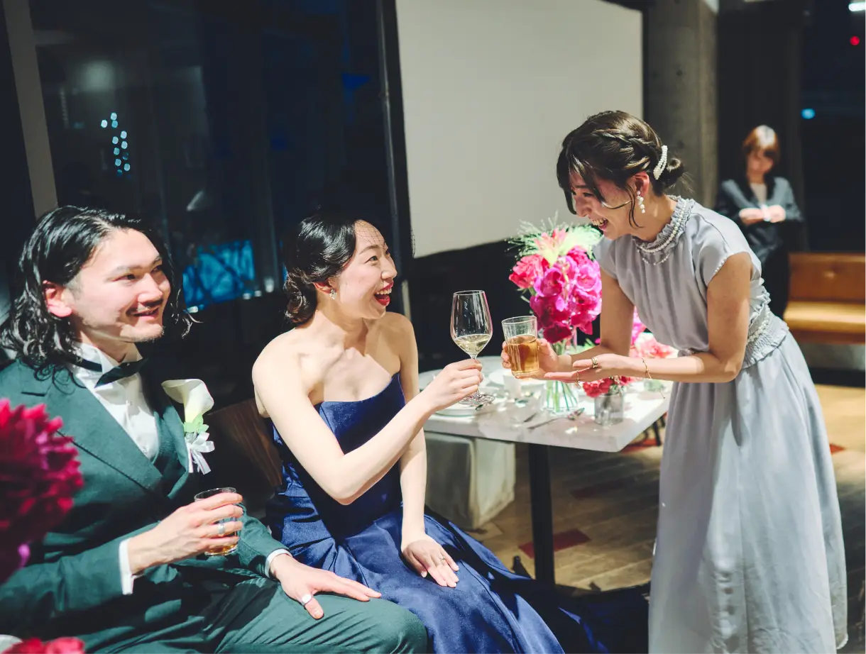 披露宴後の二次会の様子